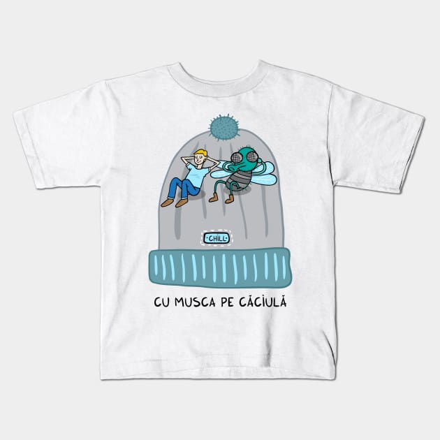 Cu musca pe caciula Kids T-Shirt by adrianserghie